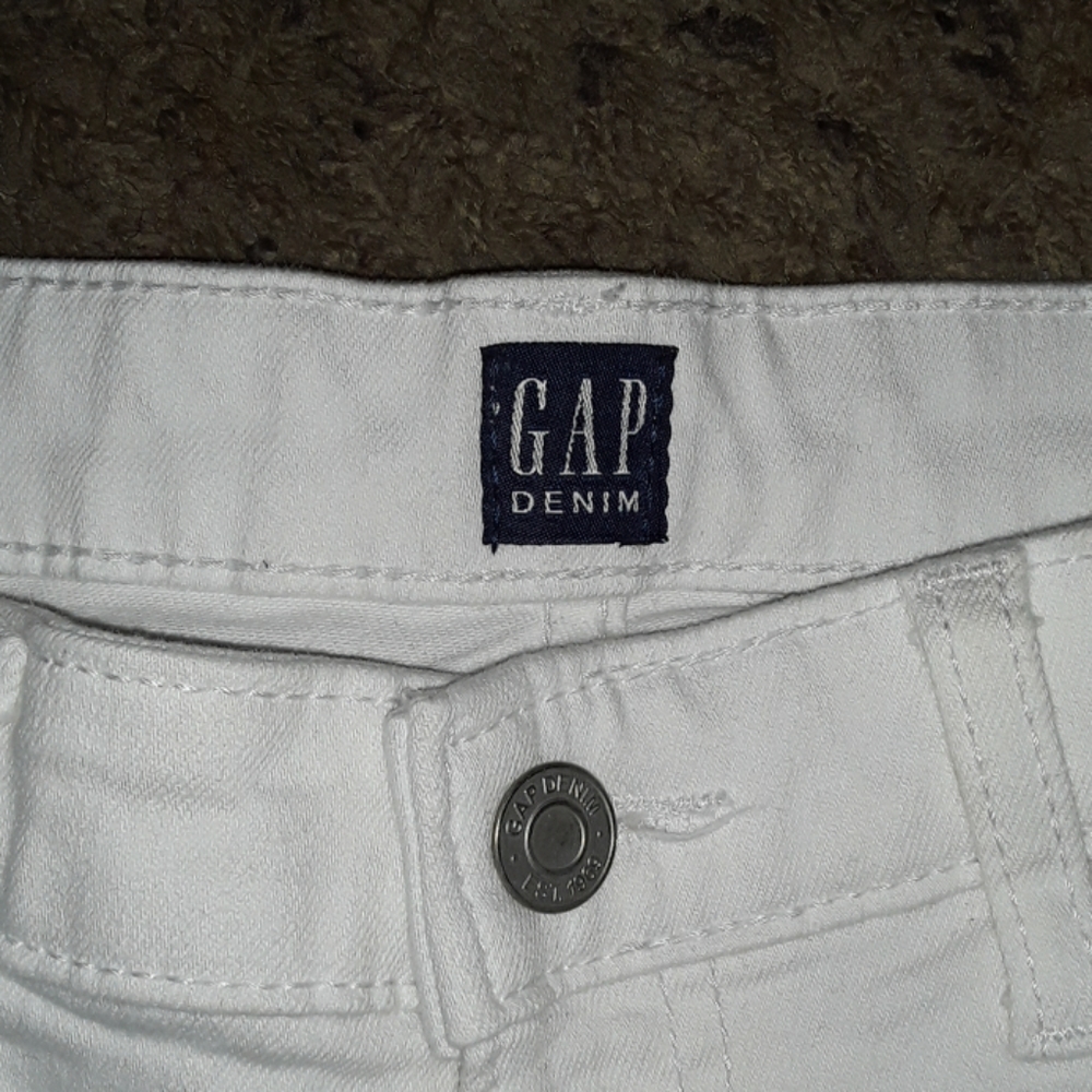 Shorts - Picture 3 of 3